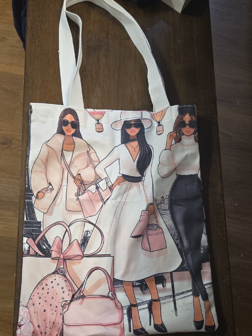 Chic Illustrated Women’s Tote Bag in Light Pink